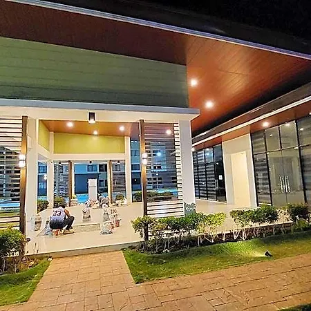 Comfy Walk-Up Studio Minutes From Mactan Airport. Perfect For Travellers