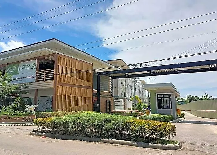 Comfy Walk-up Minutes From Mactan Airport. Perfect For Travellers Cebu